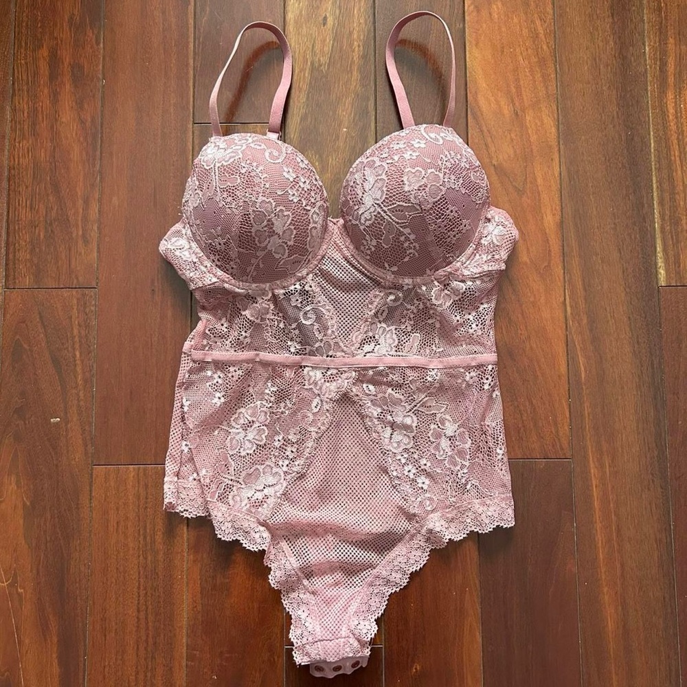 Elegant Lace Bodysuit in Pink
